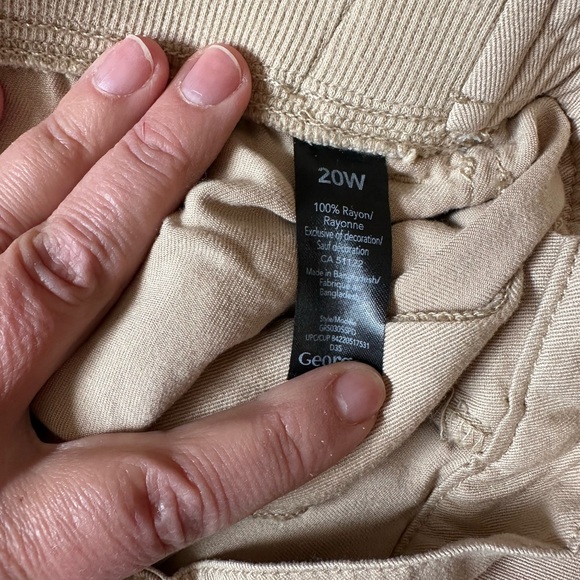 🍉George 20W shorts, super soft, flat elastic waist band tan, embroidery EUC - Picture 8 of 8